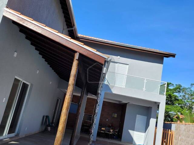 #101 - Casa para Venda em Caraguatatuba - SP