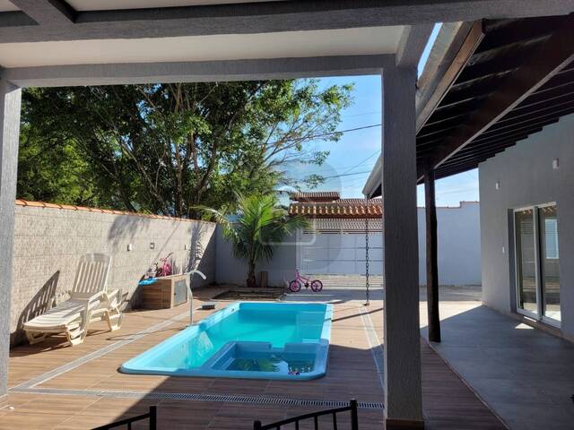 #101 - Casa para Venda em Caraguatatuba - SP