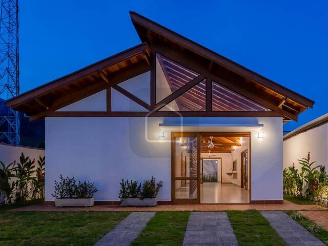 #158 - Casa para Venda em Caraguatatuba - SP