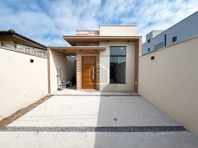 #200 - Casa para Venda em Caraguatatuba - SP