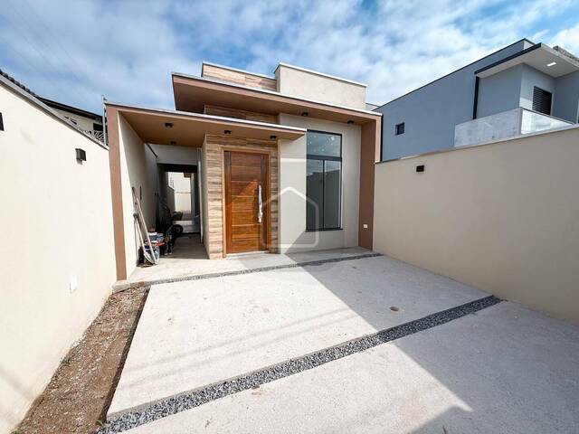 #200 - Casa para Venda em Caraguatatuba - SP