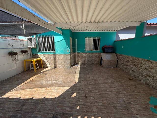 Casa para Locação em Caraguatatuba - 2
