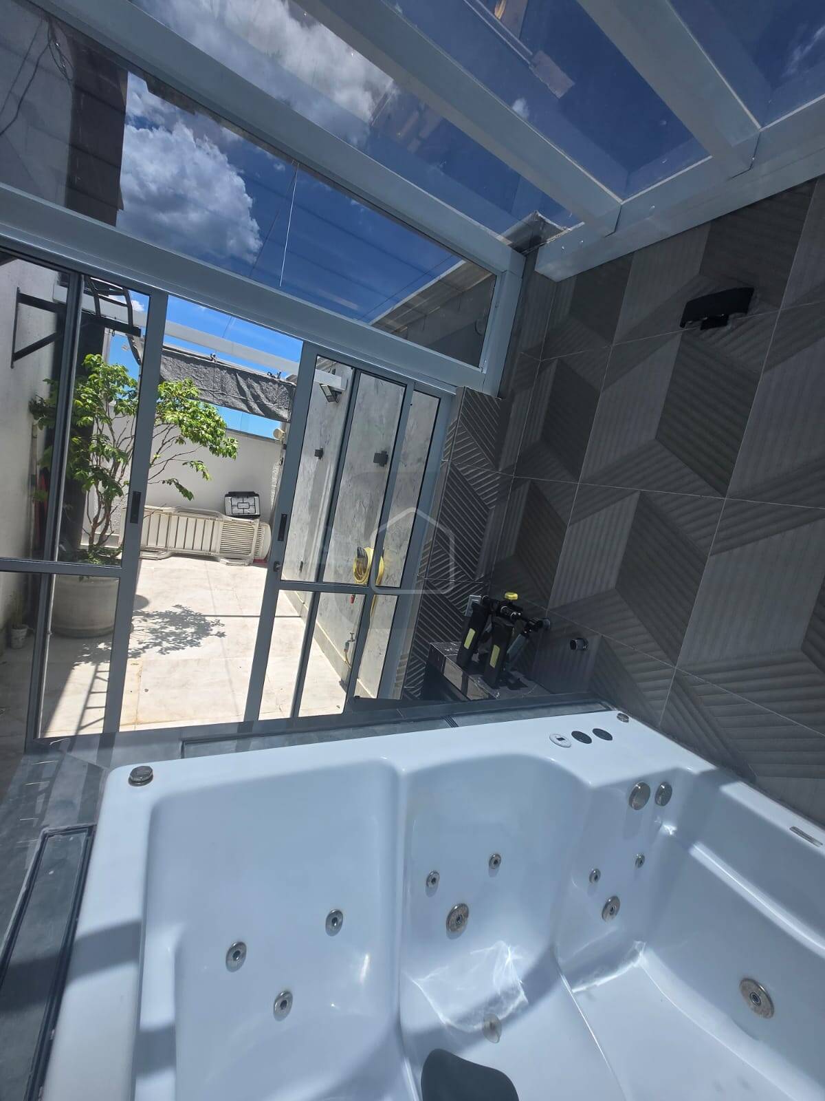 Casa à venda com 2 quartos, 140m² - Foto 8