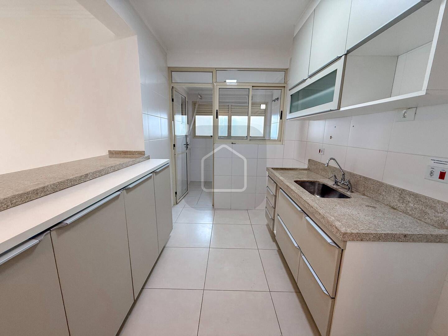 Apartamento à venda e aluguel com 3 quartos, 106m² - Foto 20