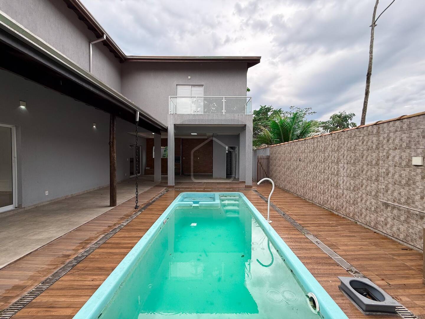 Casa à venda e aluguel com 3 quartos, 197m² - Foto 4