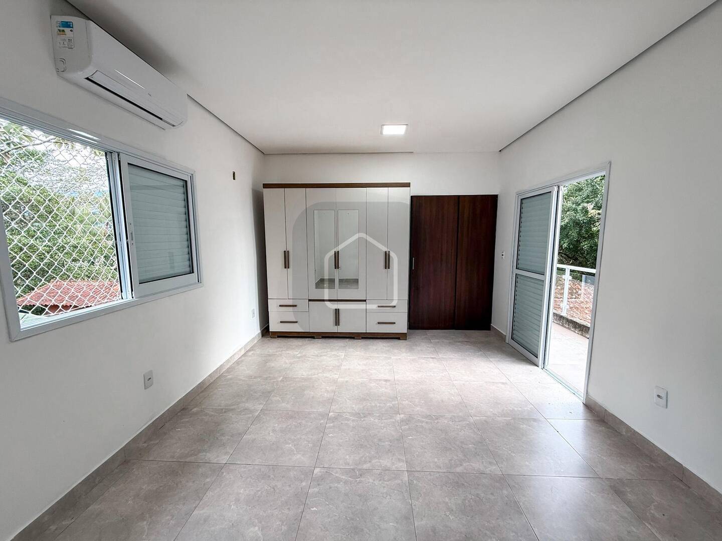 Casa à venda e aluguel com 3 quartos, 197m² - Foto 20