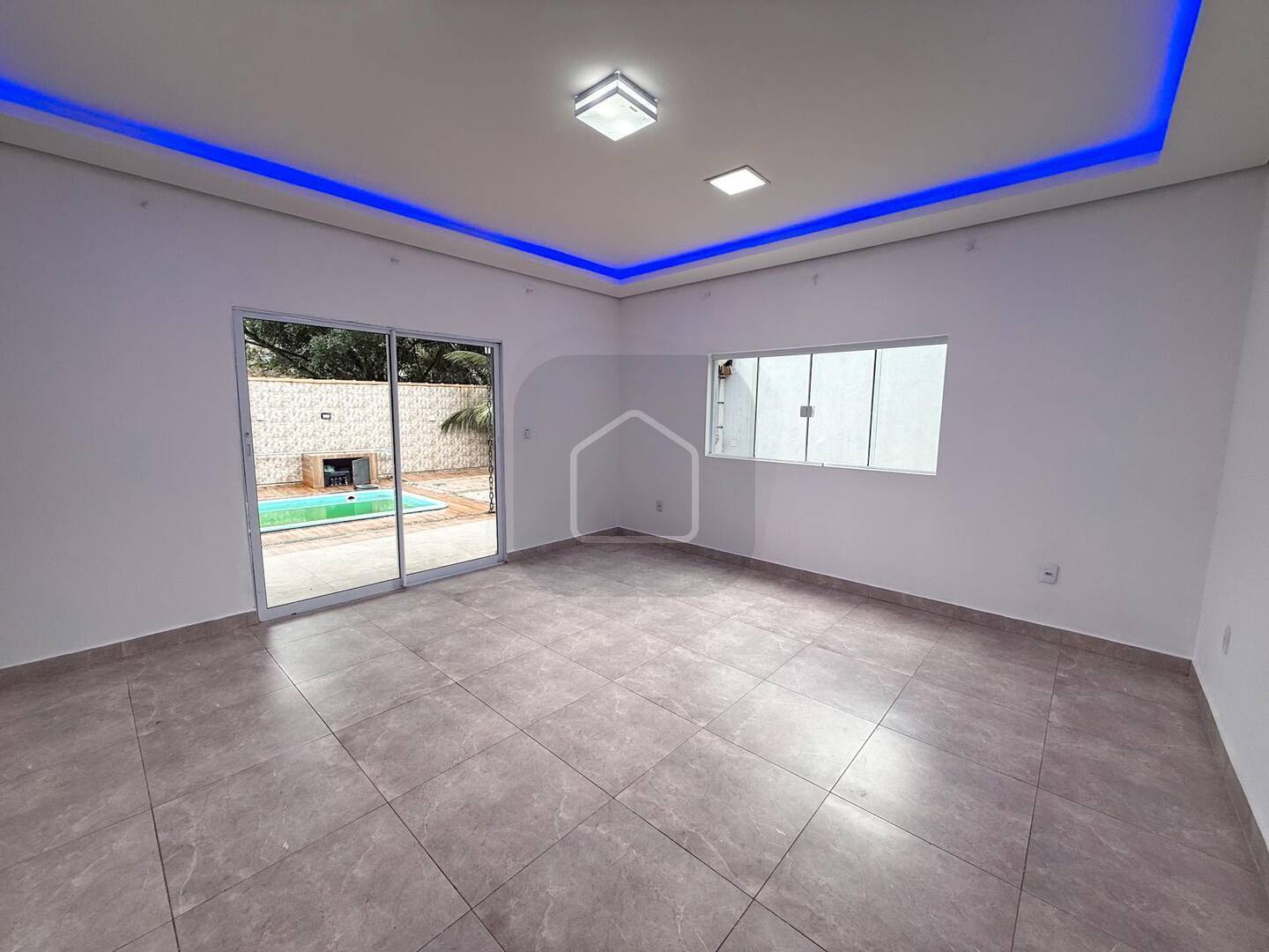 Casa à venda e aluguel com 3 quartos, 197m² - Foto 11