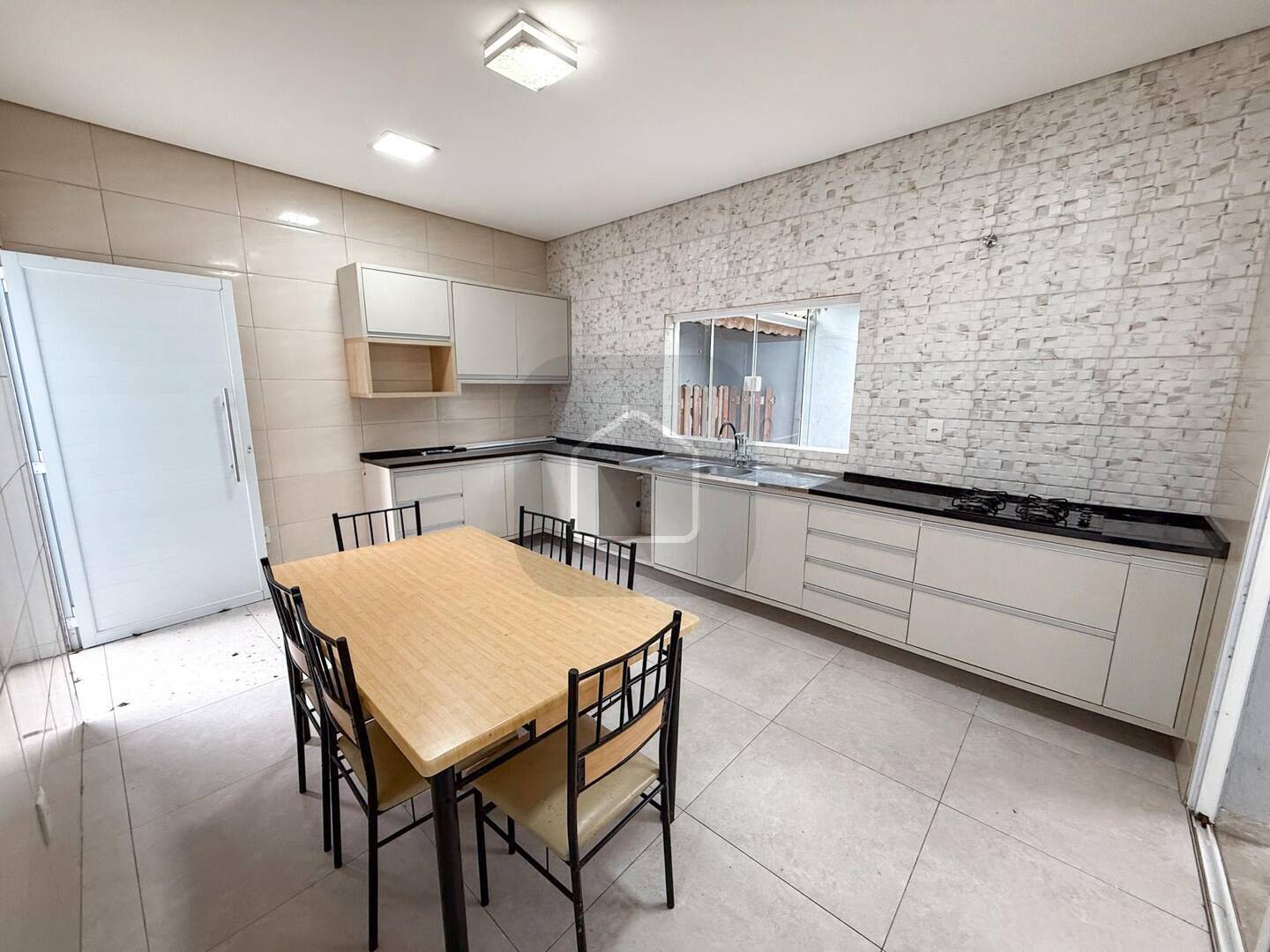 Casa à venda e aluguel com 3 quartos, 197m² - Foto 14