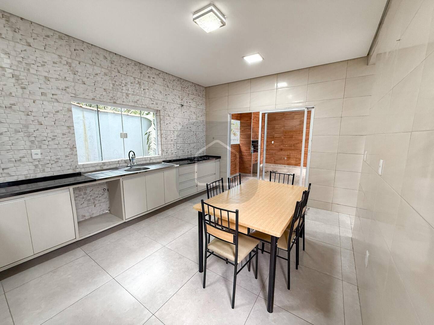 Casa à venda e aluguel com 3 quartos, 197m² - Foto 13