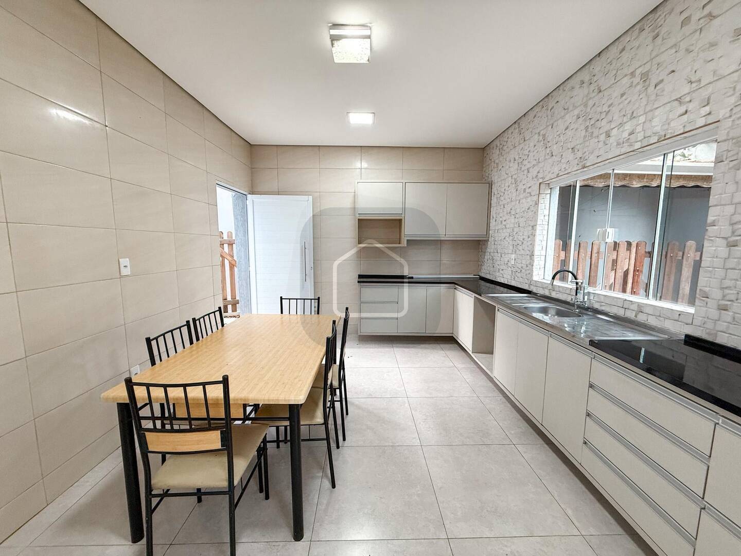 Casa à venda e aluguel com 3 quartos, 197m² - Foto 15