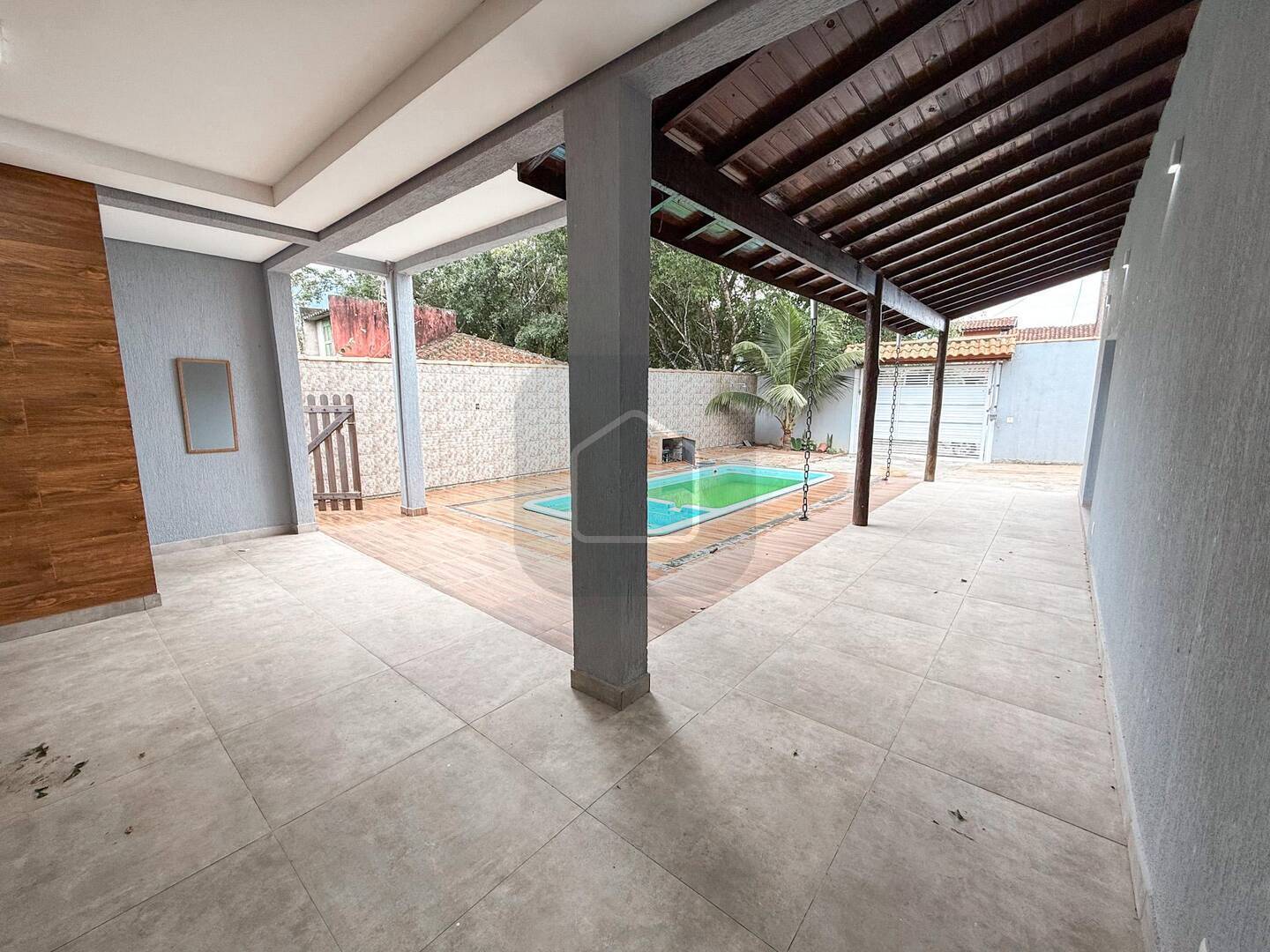 Casa à venda e aluguel com 3 quartos, 197m² - Foto 3
