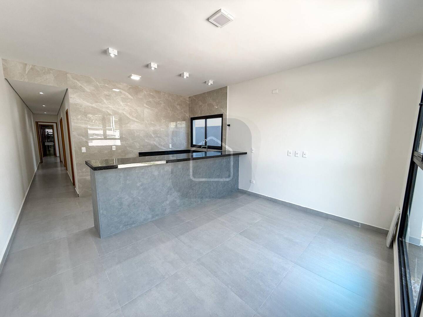 Casa à venda com 3 quartos, 73m² - Foto 2