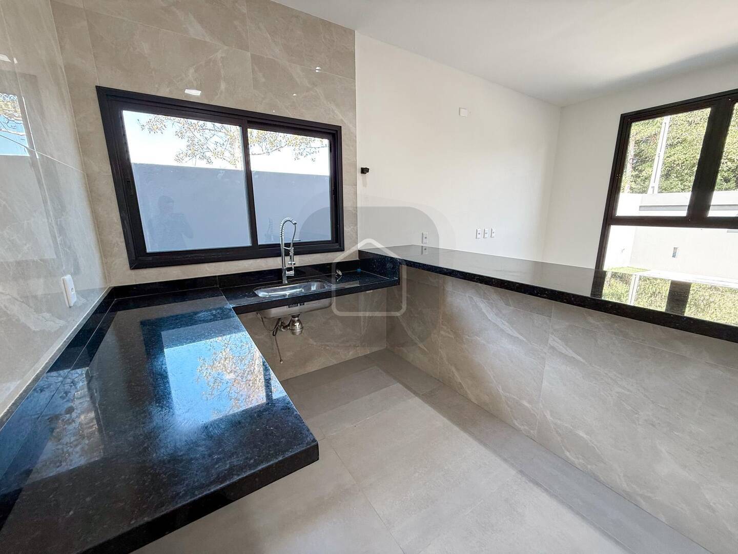 Casa à venda com 3 quartos, 73m² - Foto 11