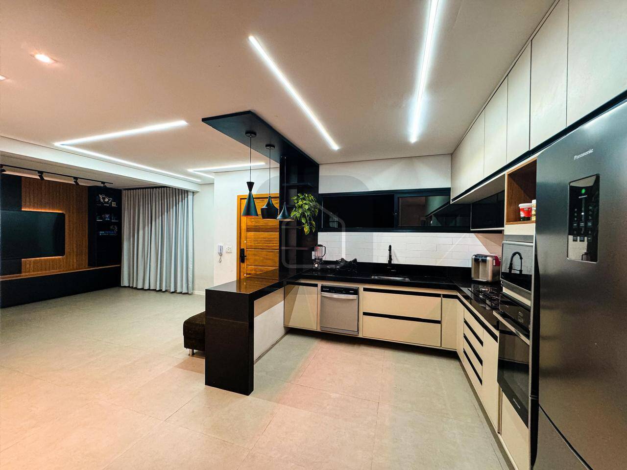 Casa à venda e aluguel com 3 quartos, 107m² - Foto 5