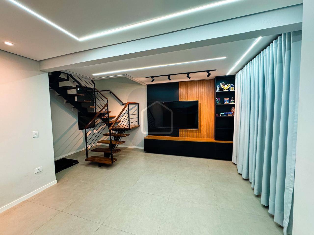 Casa à venda e aluguel com 3 quartos, 107m² - Foto 9