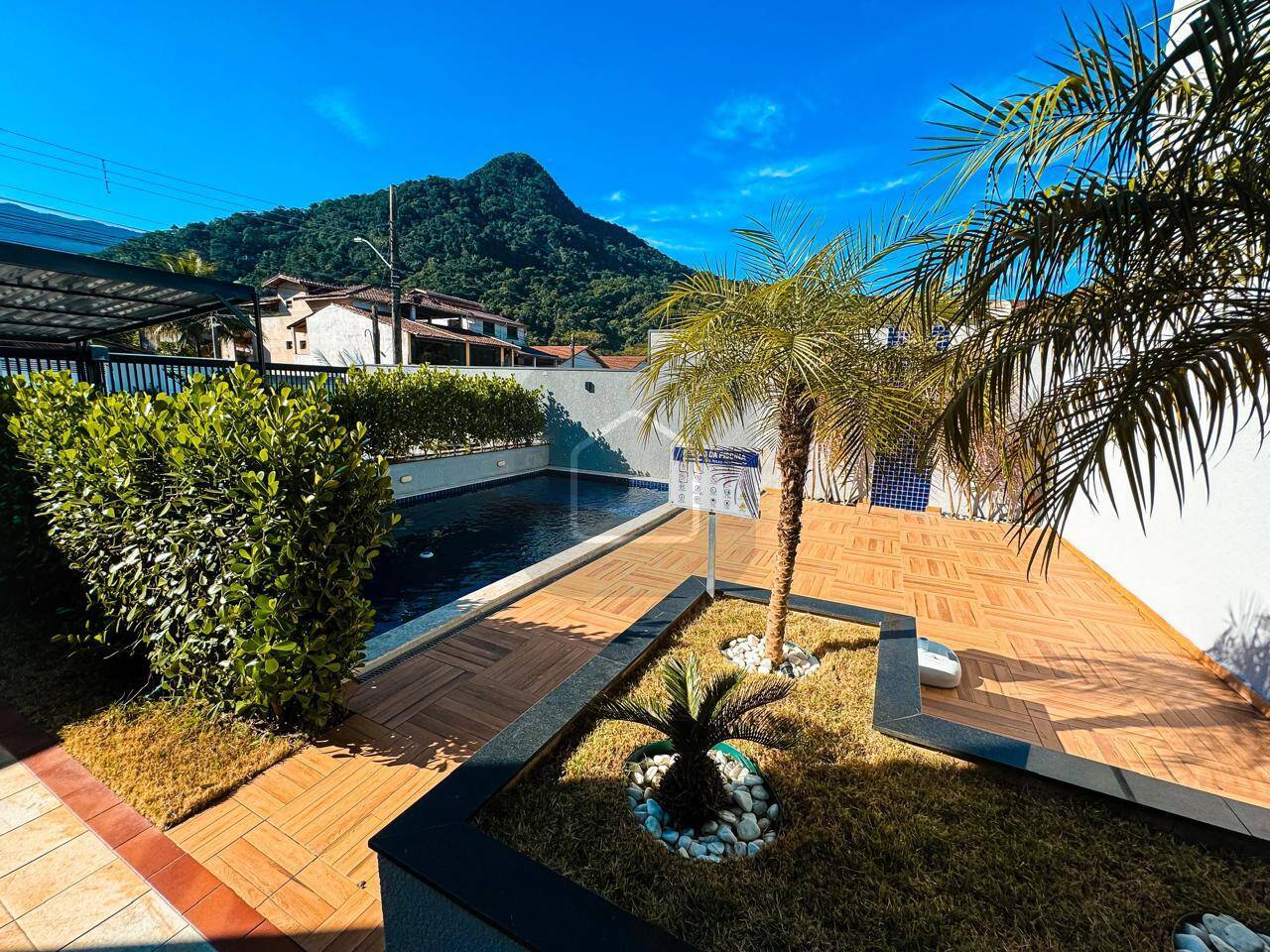 Casa à venda e aluguel com 3 quartos, 107m² - Foto 3