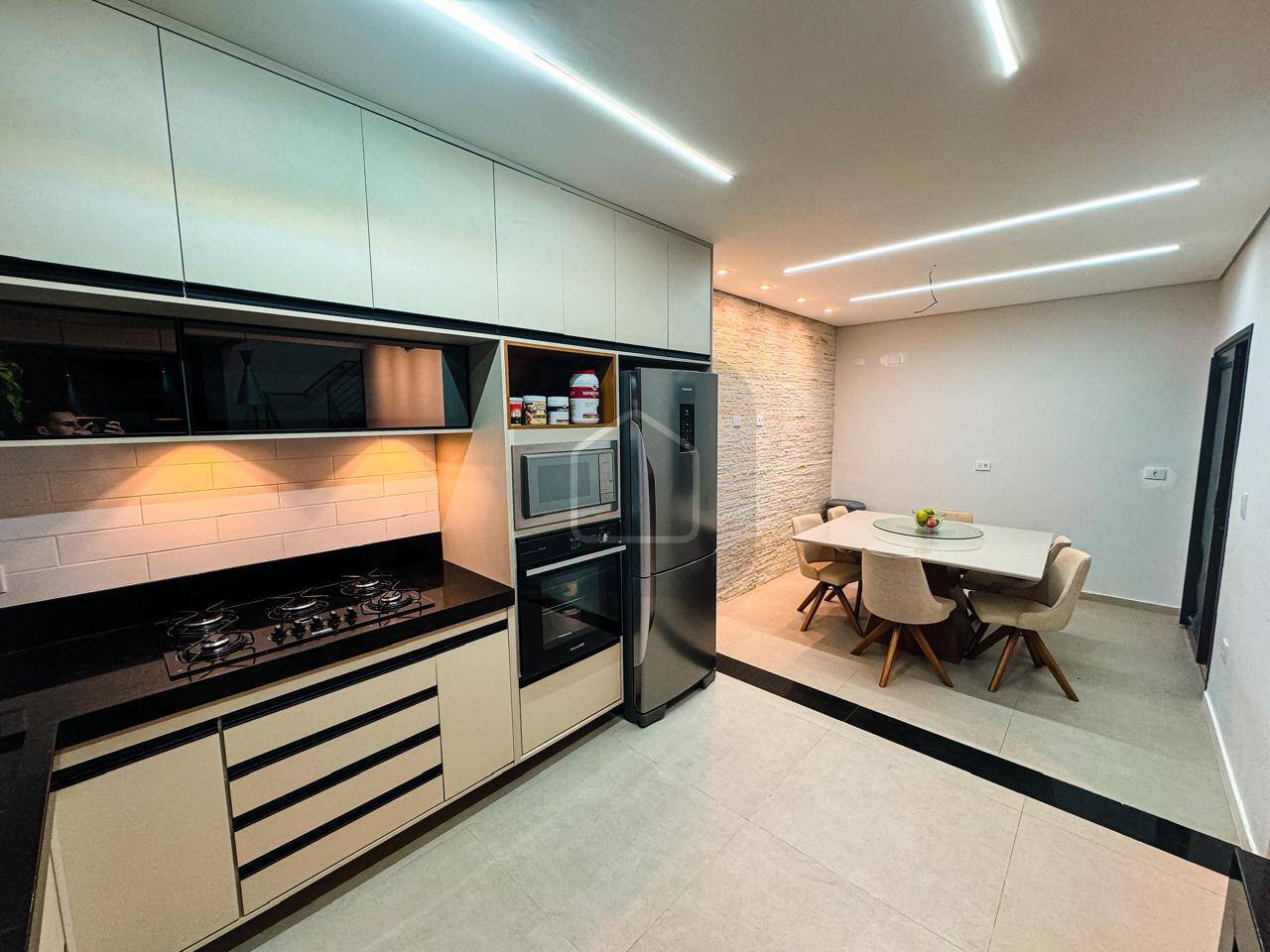 Casa à venda e aluguel com 3 quartos, 107m² - Foto 7