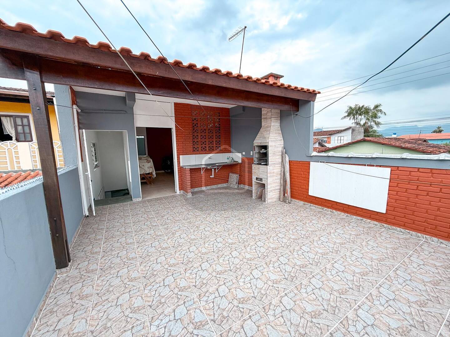 Casa à venda com 4 quartos, 135m² - Foto 3