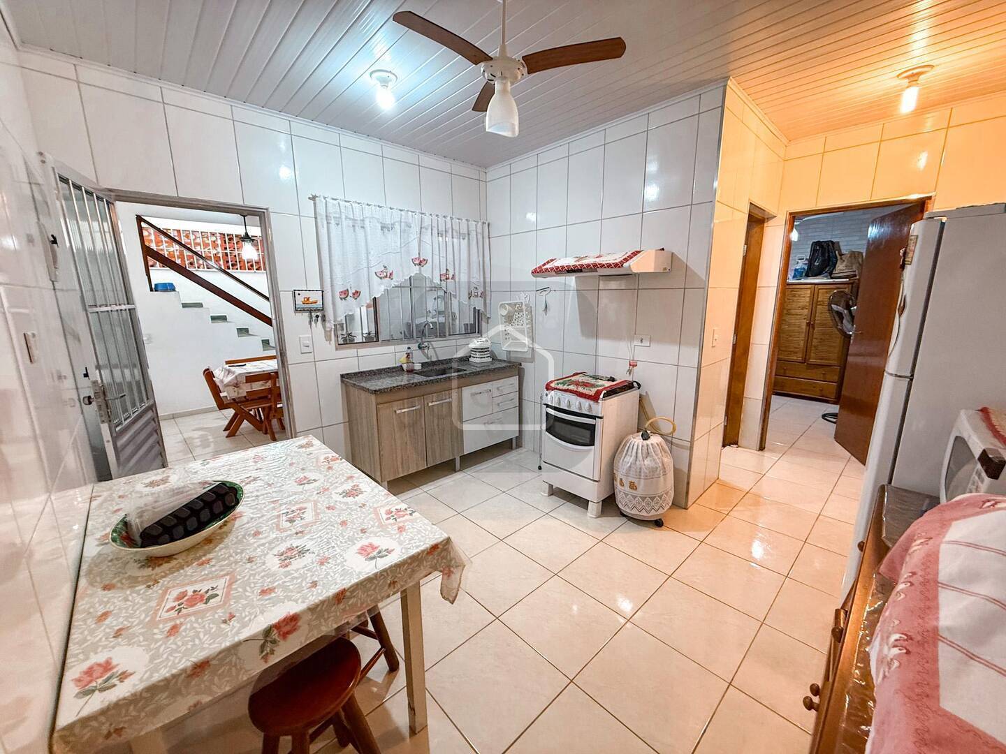 Casa à venda com 4 quartos, 135m² - Foto 14
