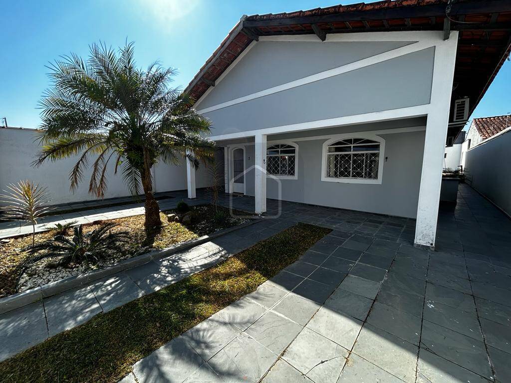 Casa, 4 quartos, 204 m² - Foto 1